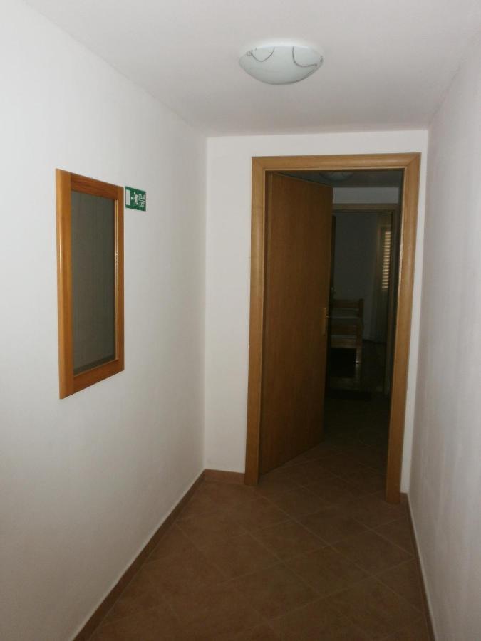 Apartments By The Sea Podgora, Makarska - 12326 Екстериор снимка